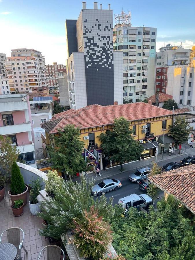 Stylish Central Apartment Tirana Exterior foto